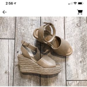 Nude Wedges